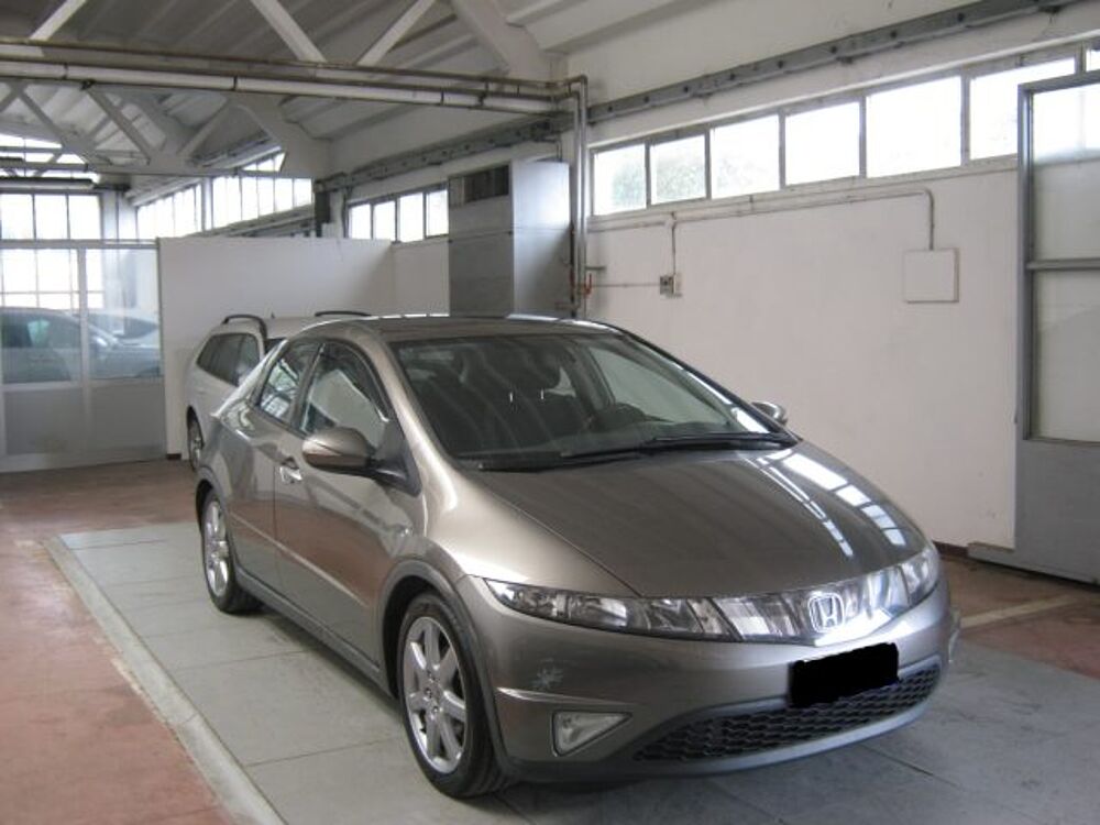 Honda Civic 1.8 i-VTEC 5p. Sport